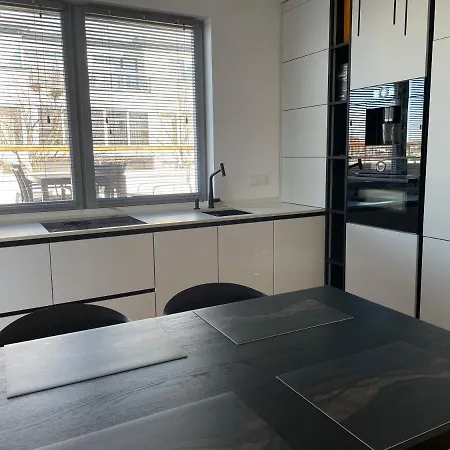 아파트 Rannakivi Penthouse 페르누