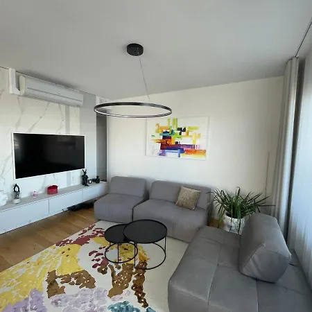 아파트 Rannakivi Penthouse 페르누